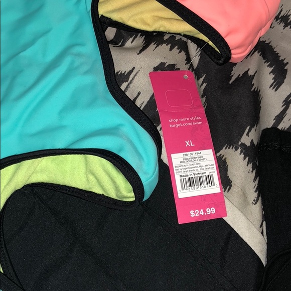 1 piece bathing suit - Picture 4 of 4